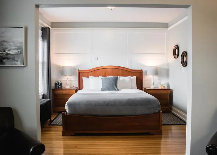 Nantucket Inn - Anacortes